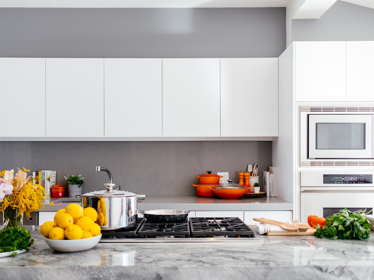 White kitchen cabinets